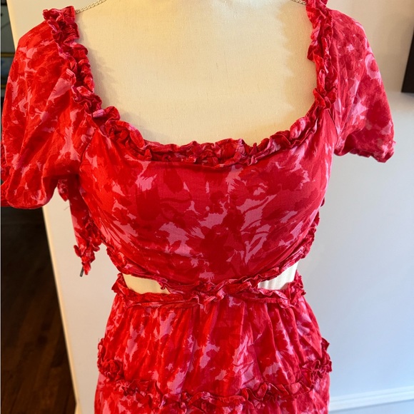 Super cute red and pink cutout dress - Picture 9 of 12